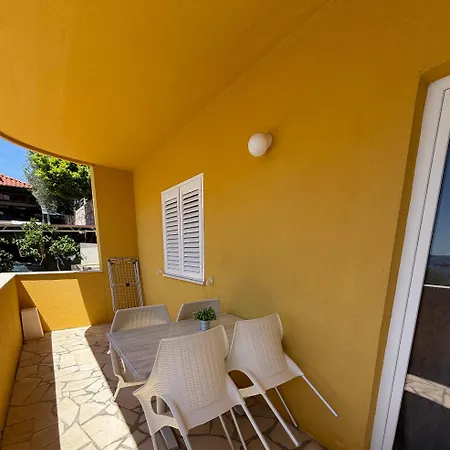 Cesare 1 Apartman *