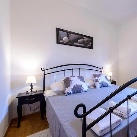 Cesare 1 Apartment